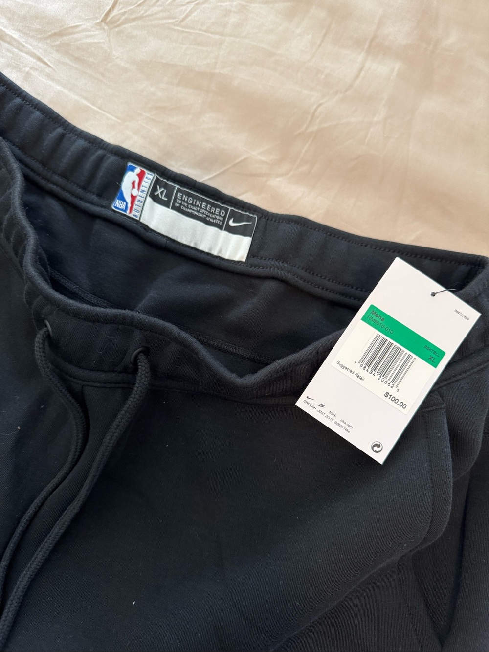 NBA orlando magic Men’s Black Athletic Shorts with Drawstring - Picture 2 of 3